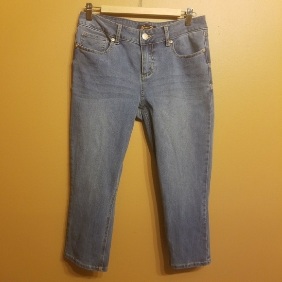 Seven7 Jeans | Light-Washed Cropped Skinny Jeans (Size 8) - Picture 8 of 10